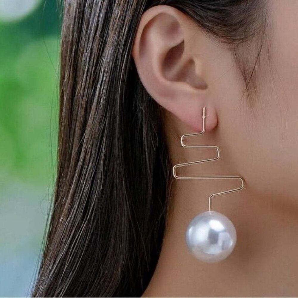 Pearl drop earrings N1092